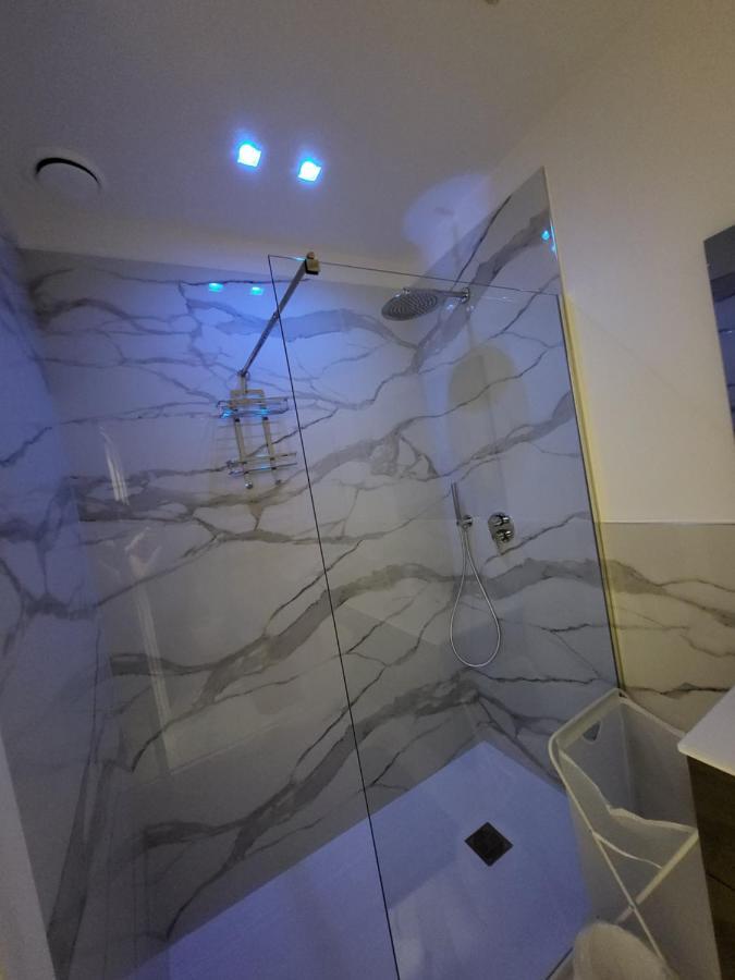 Casa Vacanze Manthy Posizione Centrale Бари Екстериор снимка