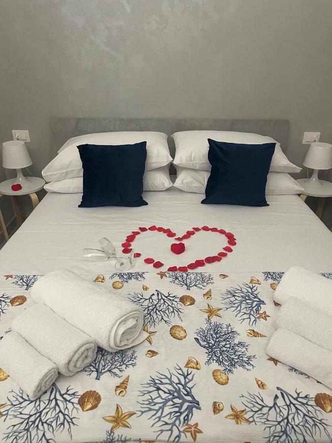 Casa Vacanze Manthy Posizione Centrale Бари Екстериор снимка