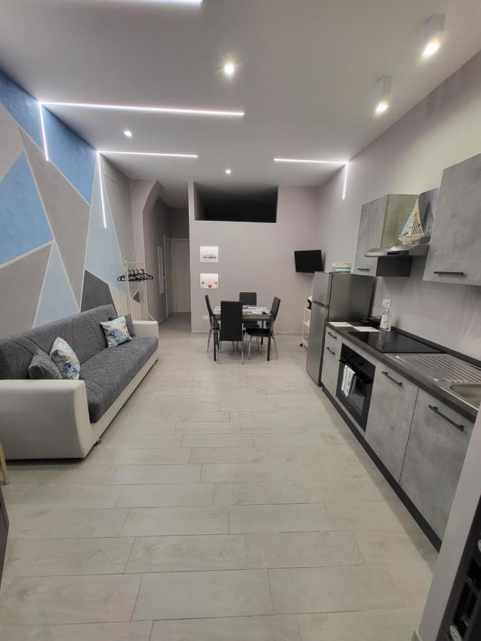 Casa Vacanze Manthy Posizione Centrale Бари Екстериор снимка