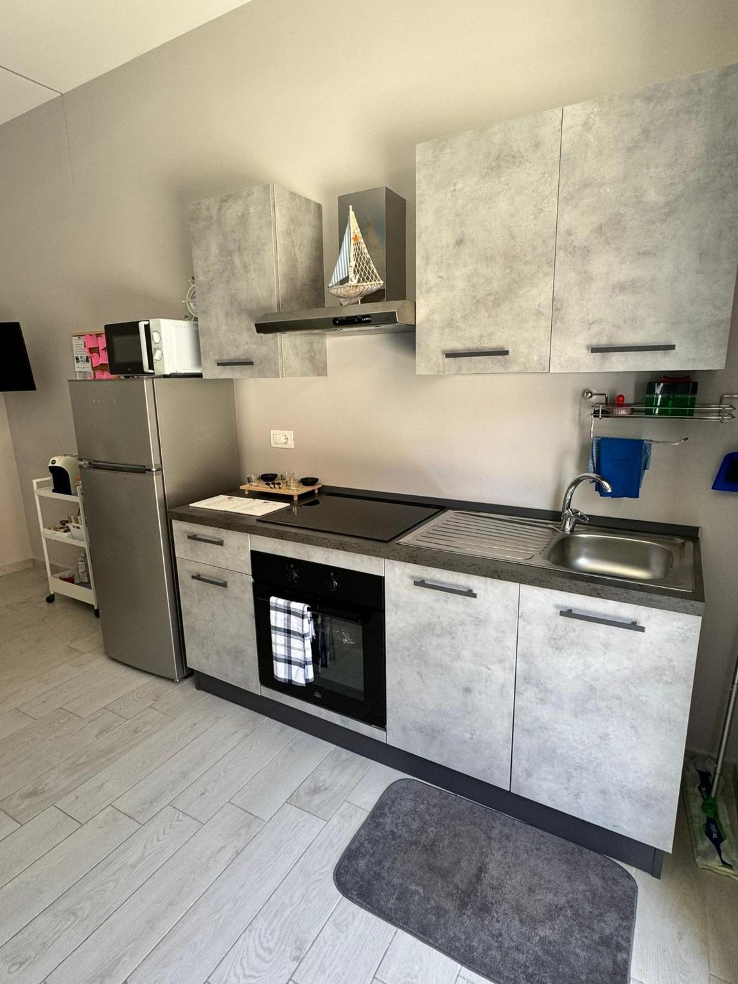Casa Vacanze Manthy Posizione Centrale Бари Екстериор снимка