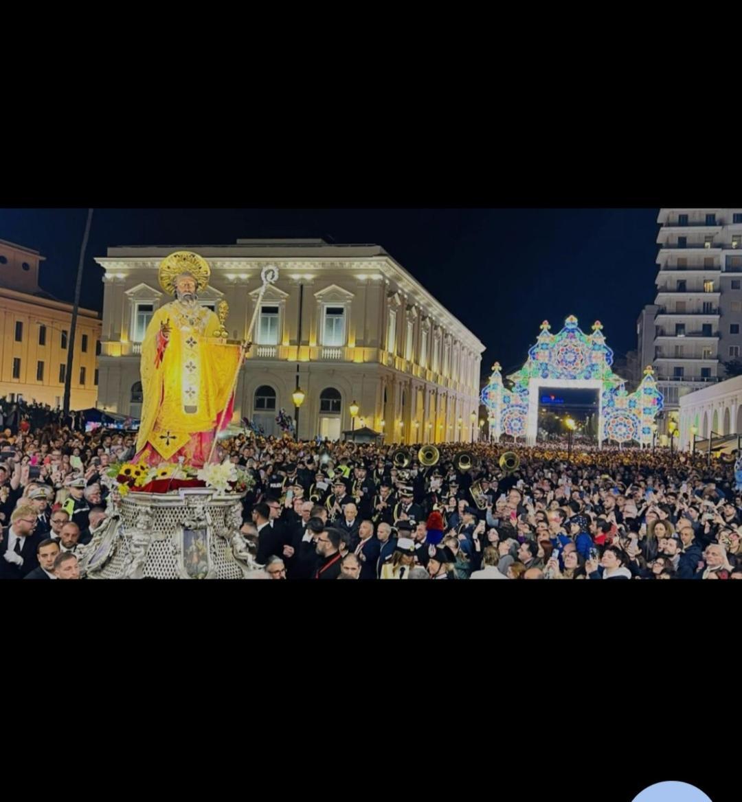 Casa Vacanze Manthy Posizione Centrale Бари Екстериор снимка